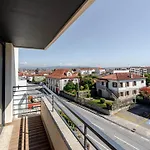Urban Reflections By Portugal Active בית נופש *