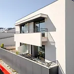 Urban Reflections By Portugal Active Ferienhaus