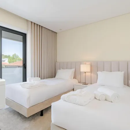 Urban Reflections By Portugal Active Holiday home *